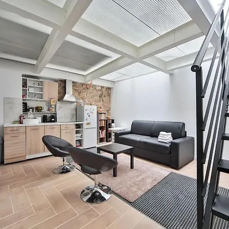 3.typical Parisian Studio Mezzanine In Le Marais